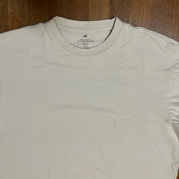 H&M Relaxed Fit Coupe Decontracte T-Shirt - Picture 3 of 6